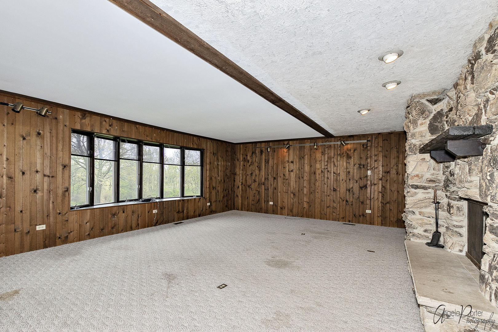 9920 Voss Road Marengo, IL 60152 - Photo 15 of 41 a view of an empty room