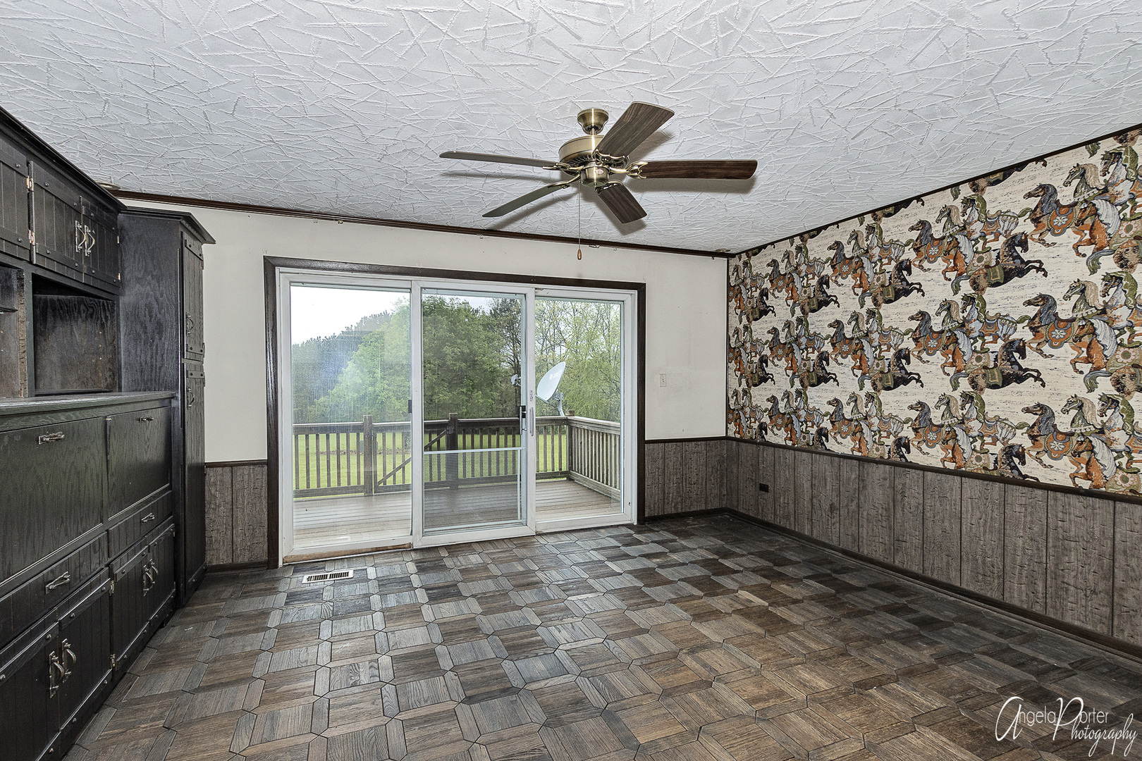 9920 Voss Road Marengo, IL 60152 - Photo 18 of 41 a room with natural light