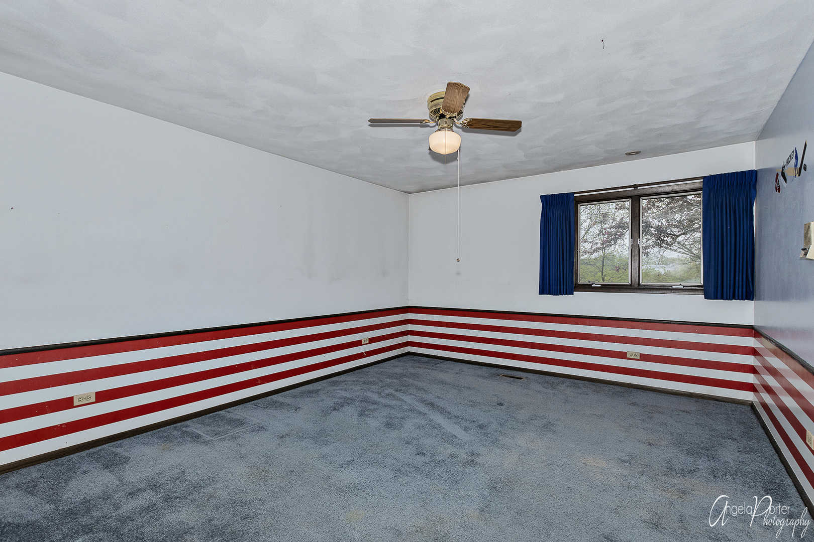 9920 Voss Road Marengo, IL 60152 - Photo 22 of 41 a view of empty room with window and ceiling fan