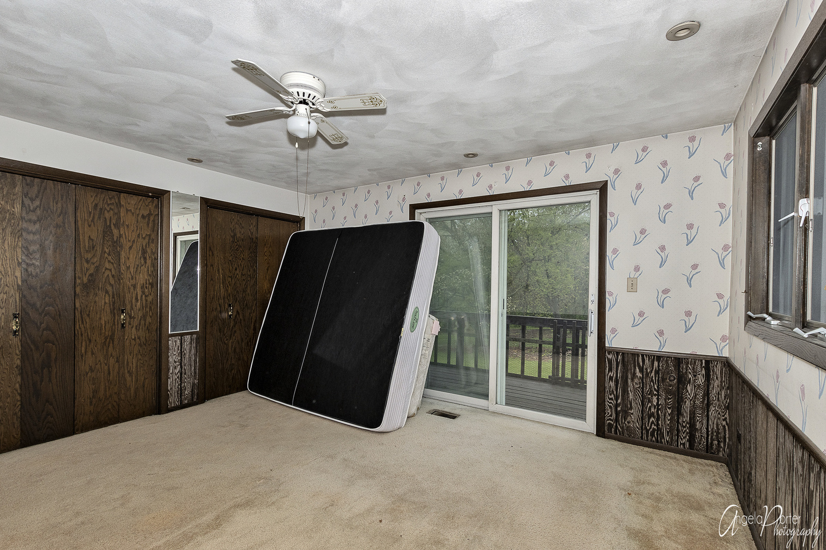 9920 Voss Road Marengo, IL 60152 - Photo 24 of 41 a view of livingroom with furniture and a ceiling fan