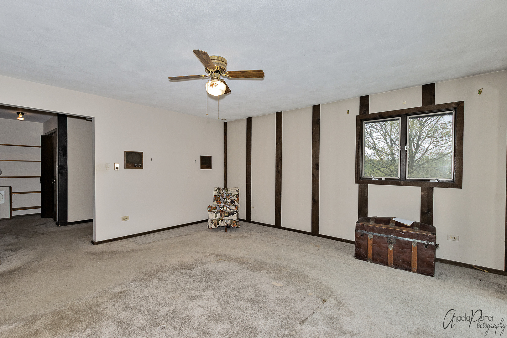 9920 Voss Road Marengo, IL 60152 - Photo 27 of 41 a view of an empty room with a window