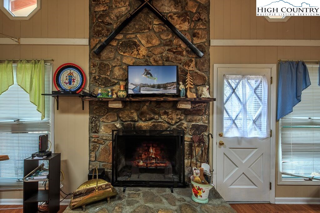 116 Hawthorne Road Beech Mountain, NC 28604 - Photo 3 of 37