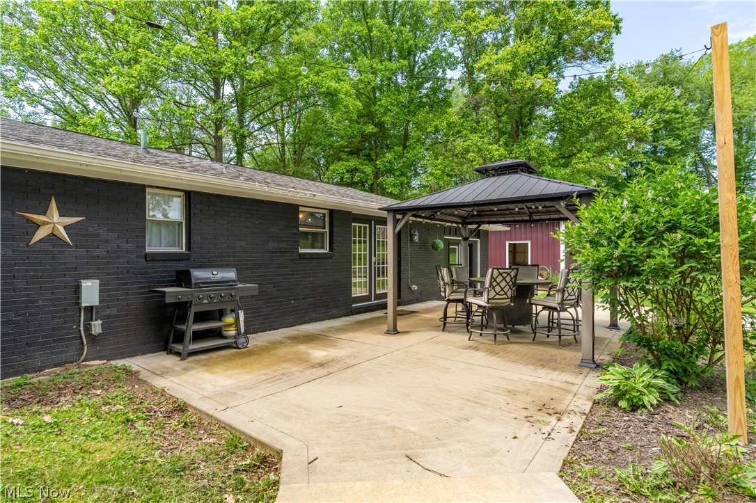 3190 Irish Road Magnolia, OH 44643 - Photo 3 of 38