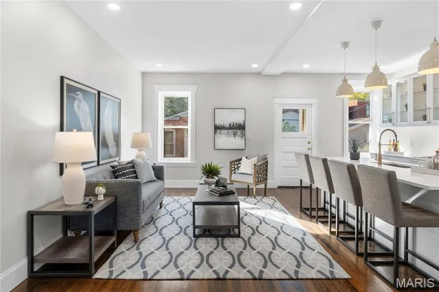 $599,000 | 3872 Humphrey Street, St. Louis, MO 63116