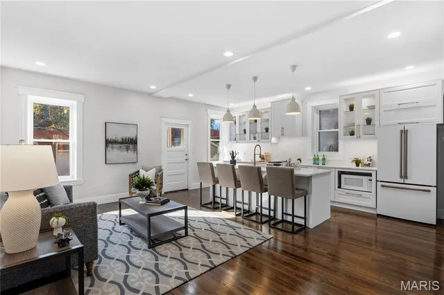 $599,000 | 3872 Humphrey Street, St. Louis, MO 63116