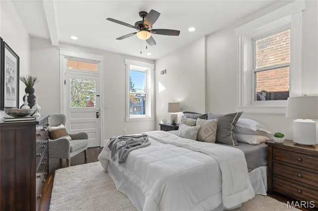 $599,000 | 3872 Humphrey Street, St. Louis, MO 63116