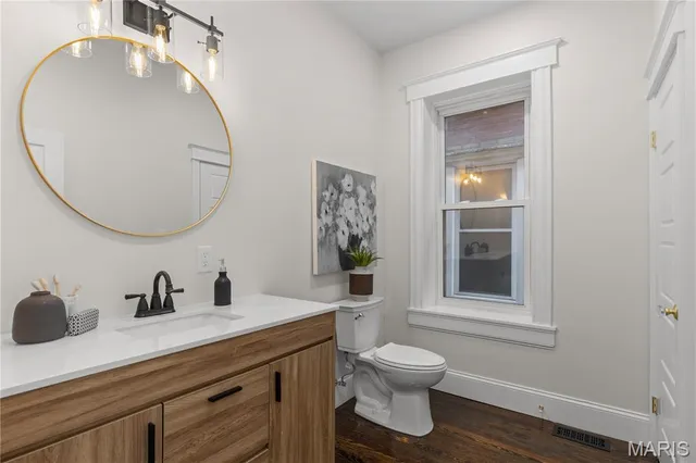 $599,000 | 3872 Humphrey Street, St. Louis, MO 63116