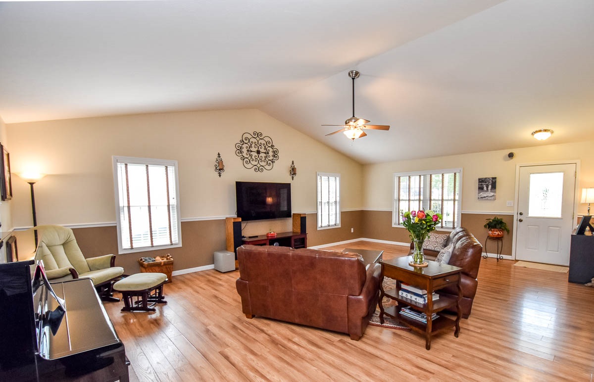 1207 Marigold Road Bloomington, IN 47401 - Photo 4 of 26 Gallery Image 4