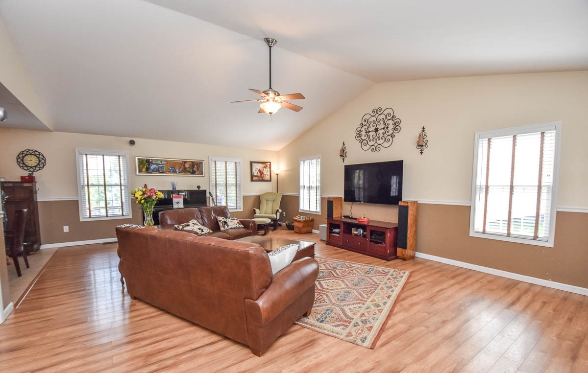 1207 Marigold Road Bloomington, IN 47401 - Photo 5 of 26 Gallery Image 5