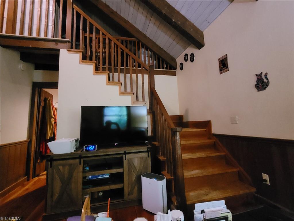 876 Gwyn Street Ronda, NC 28670 - Photo 5 of 20 Gallery Image 5