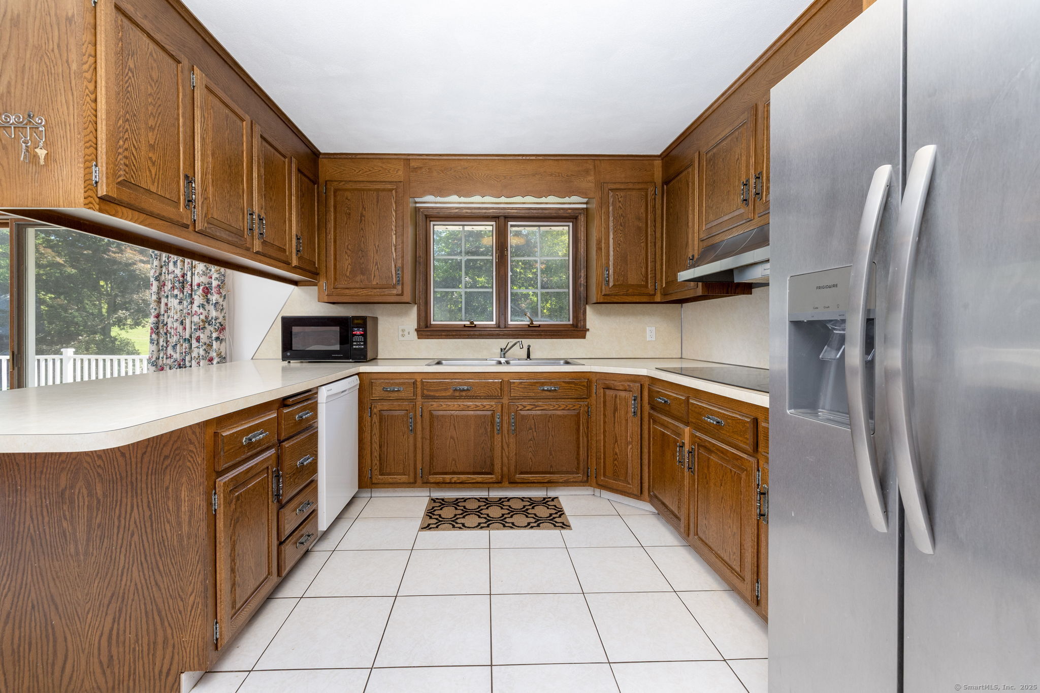 428 Maple Street Litchfield, CT 06759 - Photo 12 of 39