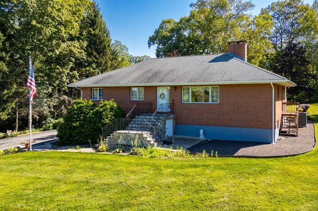 $4,100 | 428 Maple Street, Litchfield, CT 06759