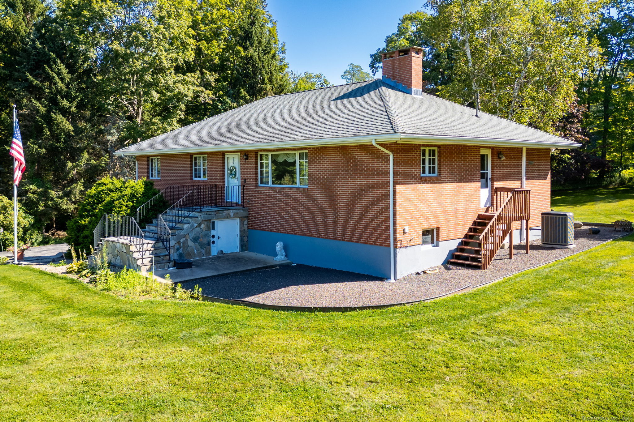 428 Maple Street Litchfield, CT 06759 - Photo 4 of 39