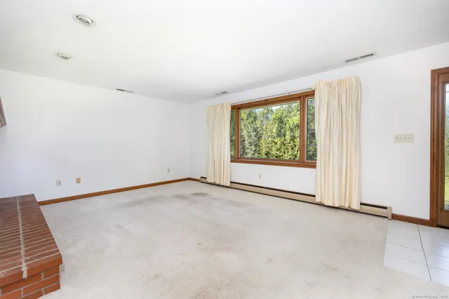 $4,100 | 428 Maple Street, Litchfield, CT 06759