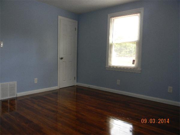 34 Dewey Street Springfield, MA 01109 - Photo 12 of 26 Gallery Image 12
