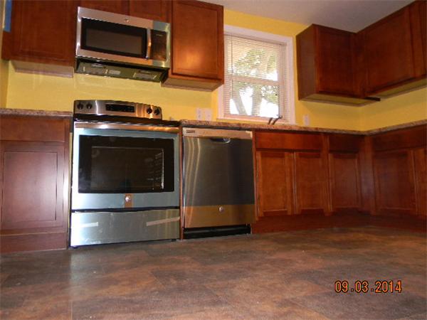 34 Dewey Street Springfield, MA 01109 - Photo 2 of 26 Gallery Image 2