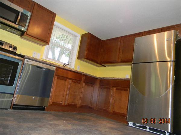 34 Dewey Street Springfield, MA 01109 - Photo 3 of 26 Gallery Image 3
