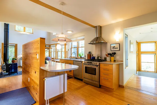 $762,000 | 56 Raccoon, Cushing, ME 04563