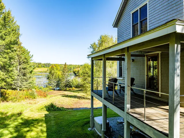 $762,000 | 56 Raccoon, Cushing, ME 04563