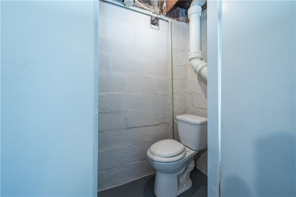 16 Leon Road Pittsburgh, PA 15220 - Photo 26 of 30 Gallery Image 26