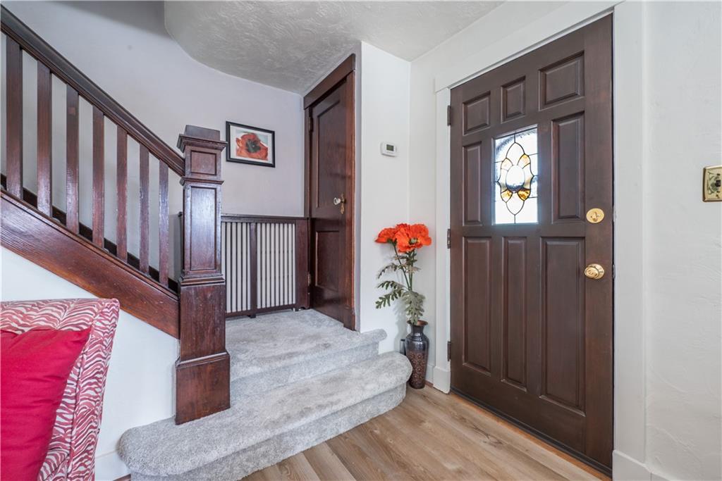 16 Leon Road Pittsburgh, PA 15220 - Photo 4 of 30 Gallery Image 4