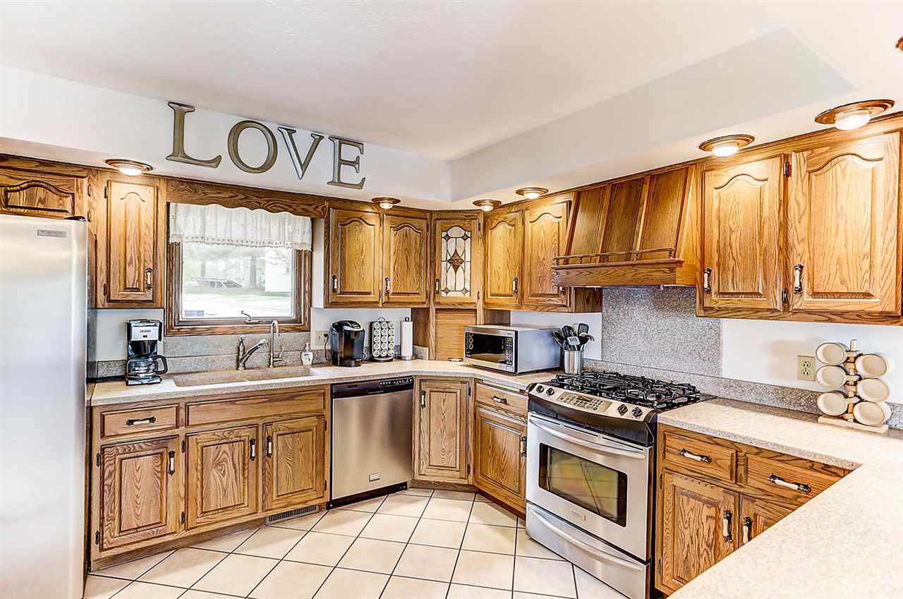 710 Spring Beach Road Rome City, IN 46784 - Photo 4 of 36