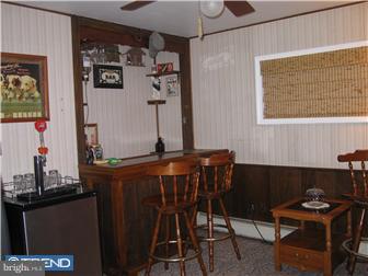 31 Cotton Road Levittown, PA 19057 - Photo 8 of 12 Family Room