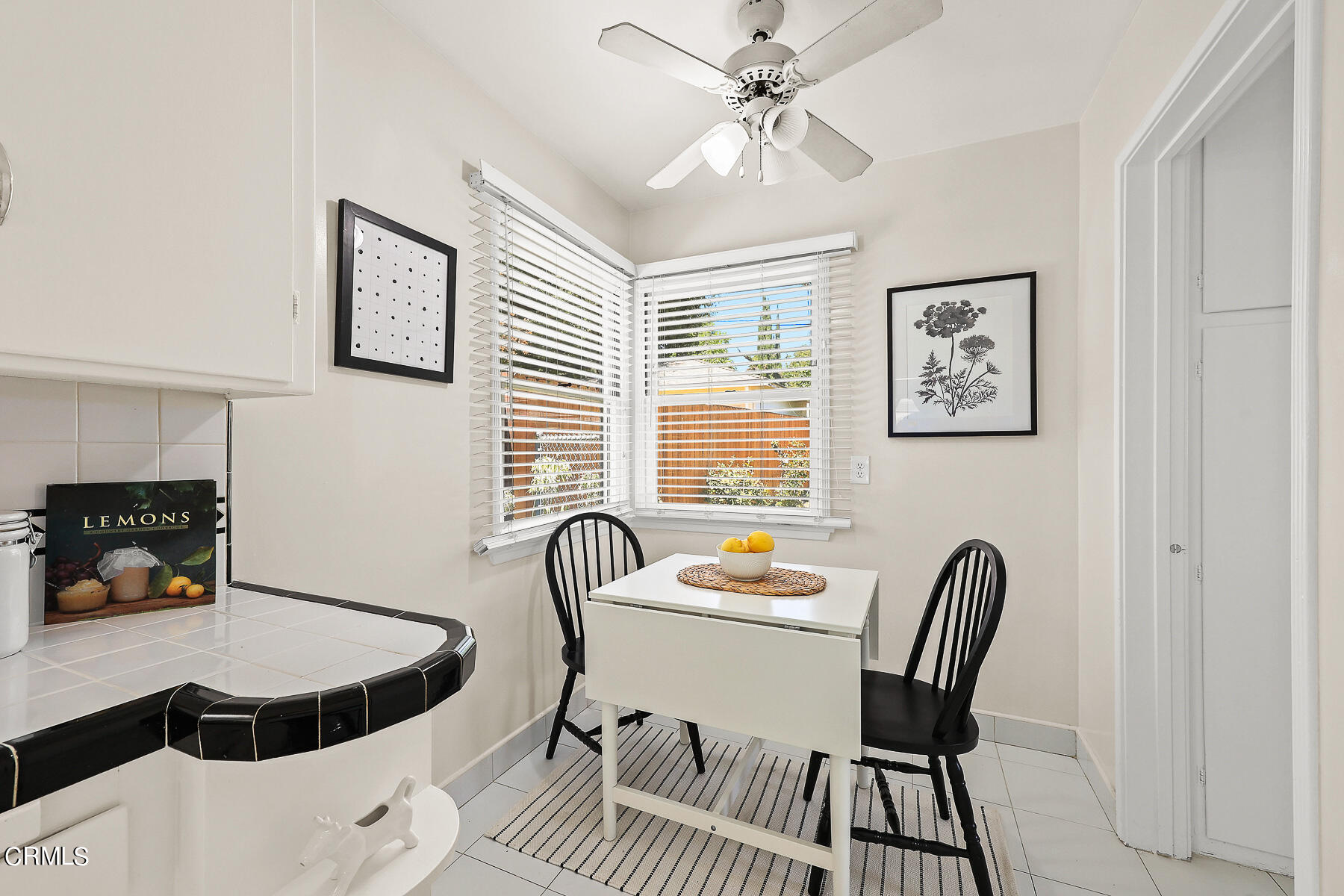 2485 Queensberry Road Pasadena, CA 91104 - Photo 16 of 36 Eat in area in kitchen