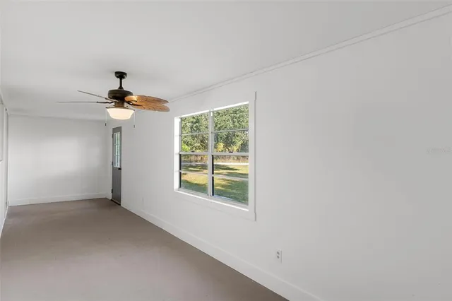 a view of empty room with window