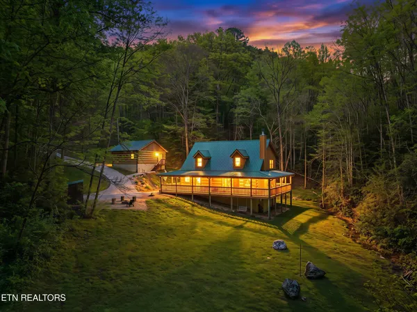 $1,250,000 | 1053 Big Buck Trail, Townsend, TN 37882