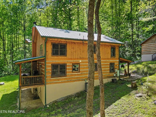 $1,250,000 | 1053 Big Buck Trail, Townsend, TN 37882