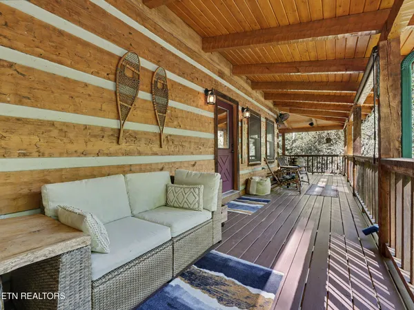 $1,250,000 | 1053 Big Buck Trail, Townsend, TN 37882