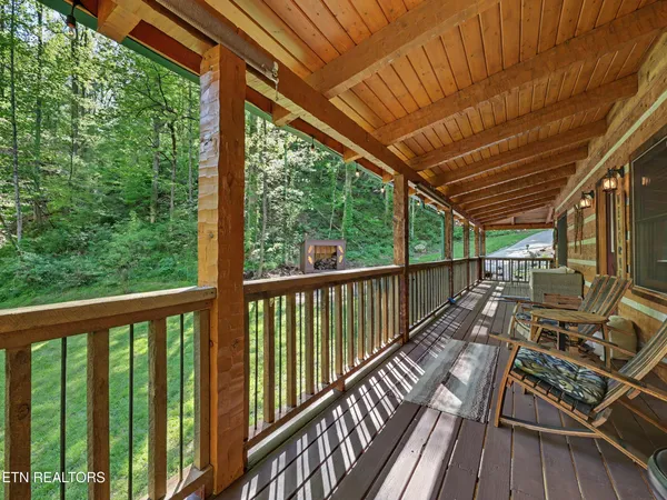$1,250,000 | 1053 Big Buck Trail, Townsend, TN 37882
