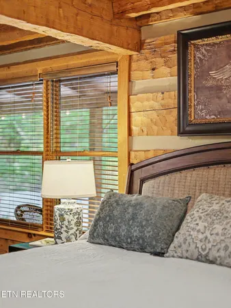 $1,250,000 | 1053 Big Buck Trail, Townsend, TN 37882