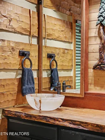 $1,250,000 | 1053 Big Buck Trail, Townsend, TN 37882