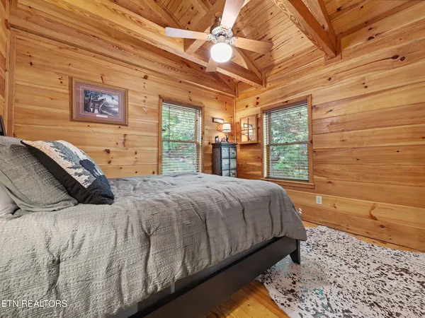 $1,250,000 | 1053 Big Buck Trail, Townsend, TN 37882