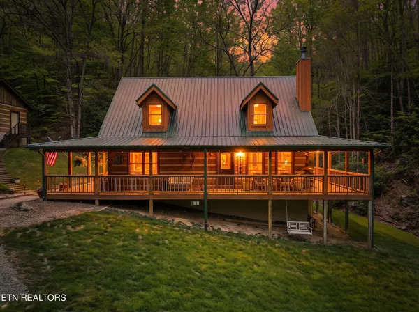 $1,250,000 | 1053 Big Buck Trail, Townsend, TN 37882