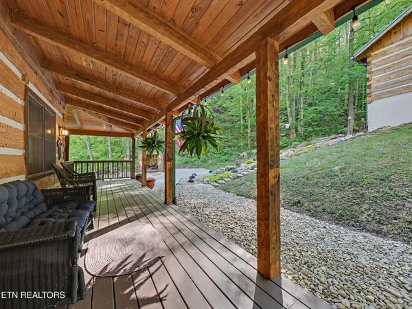 $1,250,000 | 1053 Big Buck Trail, Townsend, TN 37882