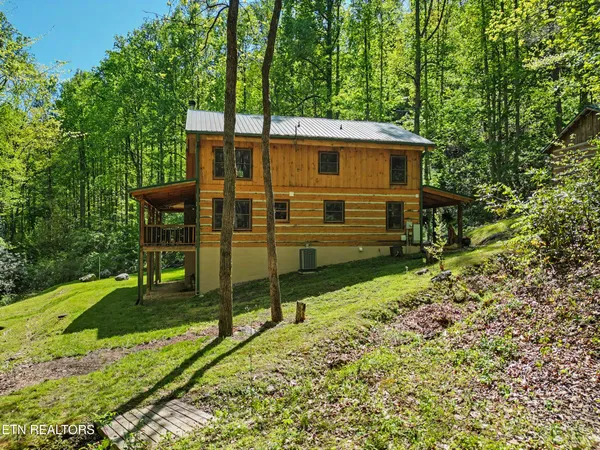 $1,250,000 | 1053 Big Buck Trail, Townsend, TN 37882