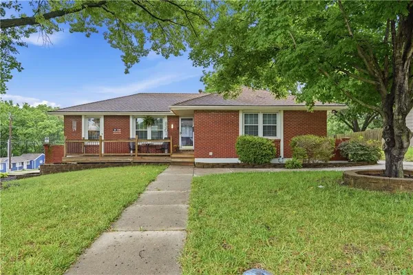 $300,000 | 8301 Ditzler Avenue, Raytown, MO 64138