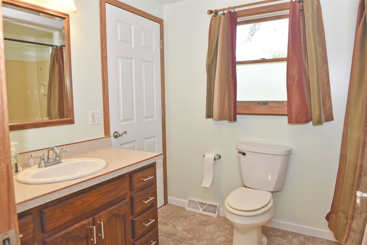2209 South Nine Mile Road Kawkawlin, MI 48631 - Photo 20 of 27