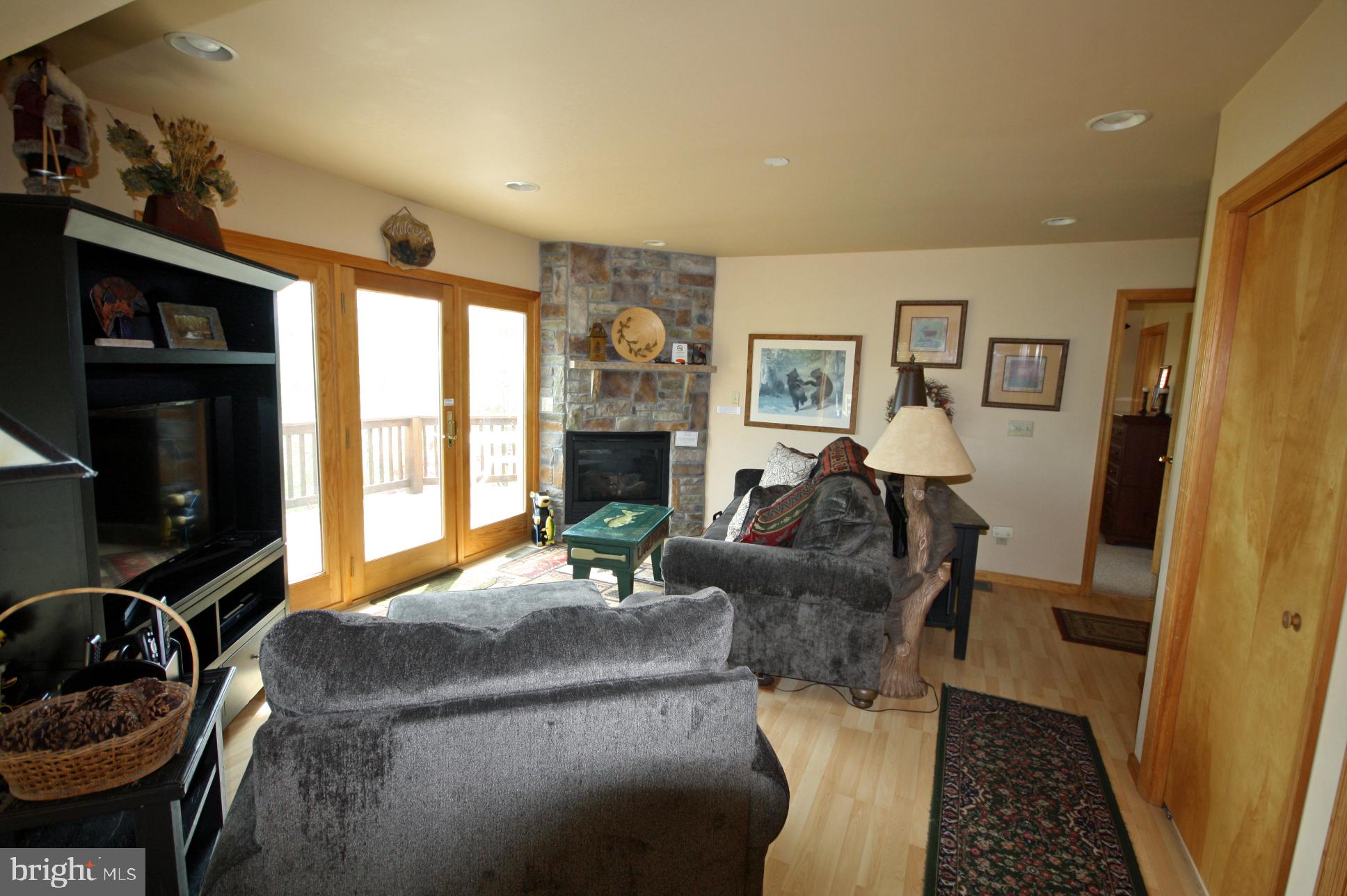 104 Roman Ridge Road Oakland, MD 21550 - Photo 5 of 43 Gallery Image 5