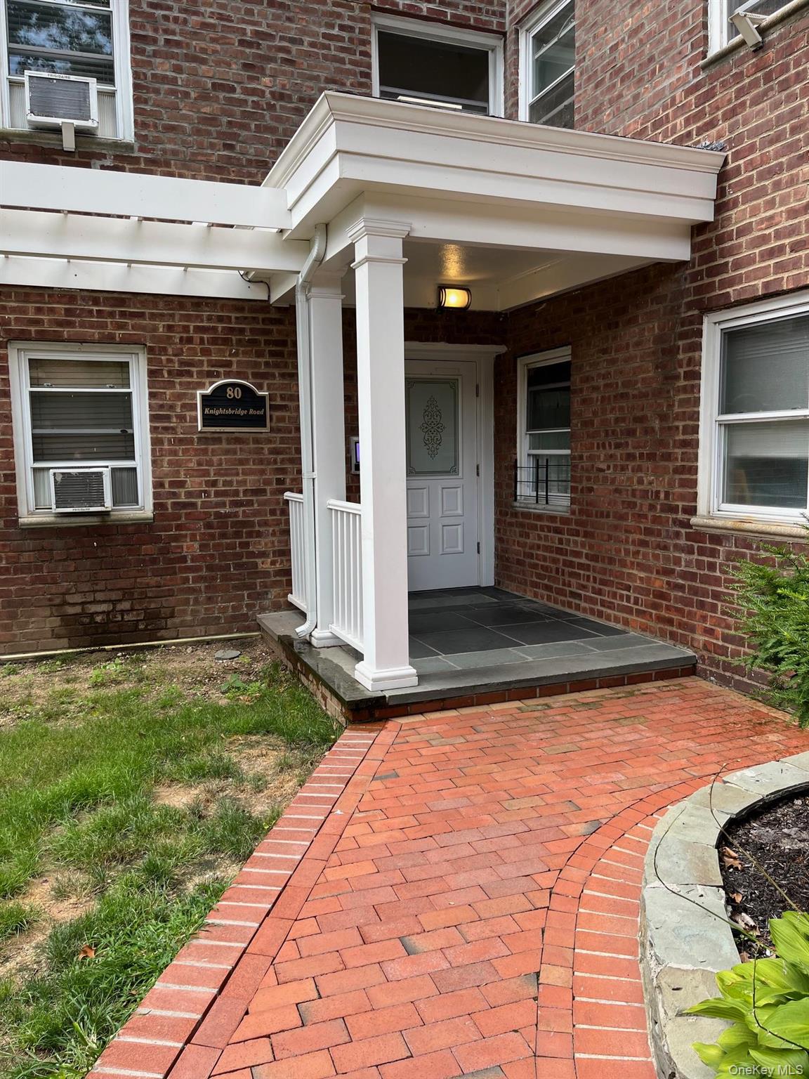 80 Knightsbridge Road, Unit 1A Great Neck, NY 11021 - Photo 1 of 1 Gallery Image 1