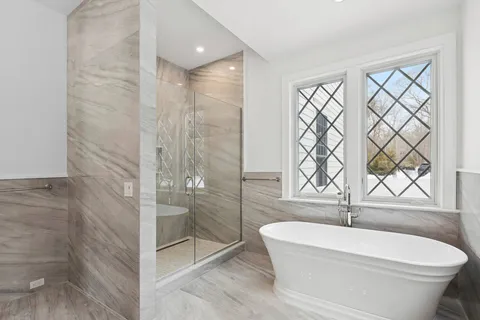 $12,995,000 | 5 Eileens Path, East Hampton, NY 11937