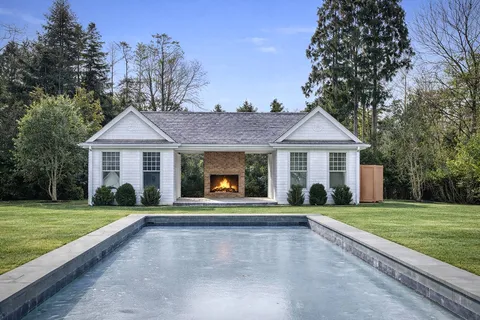 $12,995,000 | 5 Eileens Path, East Hampton, NY 11937