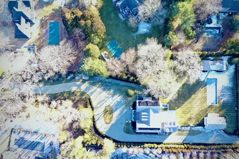 $12,995,000 | 5 Eileens Path, East Hampton, NY 11937
