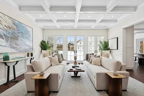 $12,995,000 | 5 Eileens Path, East Hampton, NY 11937