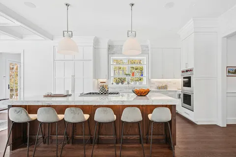 $12,995,000 | 5 Eileens Path, East Hampton, NY 11937