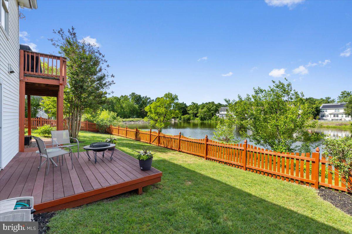 43605 Wembley Lane Chantilly, VA 20152 - Photo 5 of 41 Main-level living backing to pond in South Riding