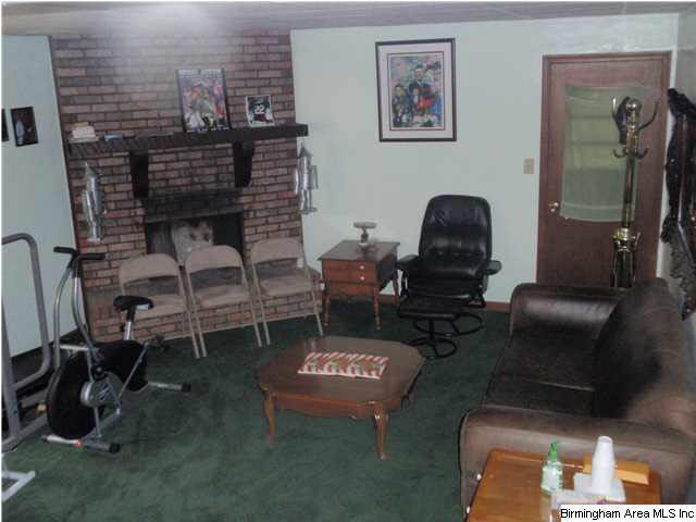 709 Greenbriar Road Fairfield, AL 35064 - Photo 7 of 19
